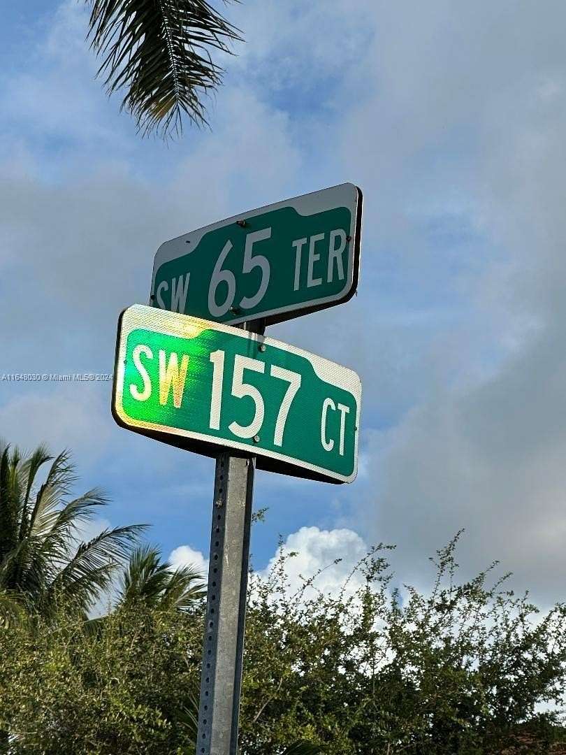 0.9 Acres of Residential Land for Sale in Miami, Florida