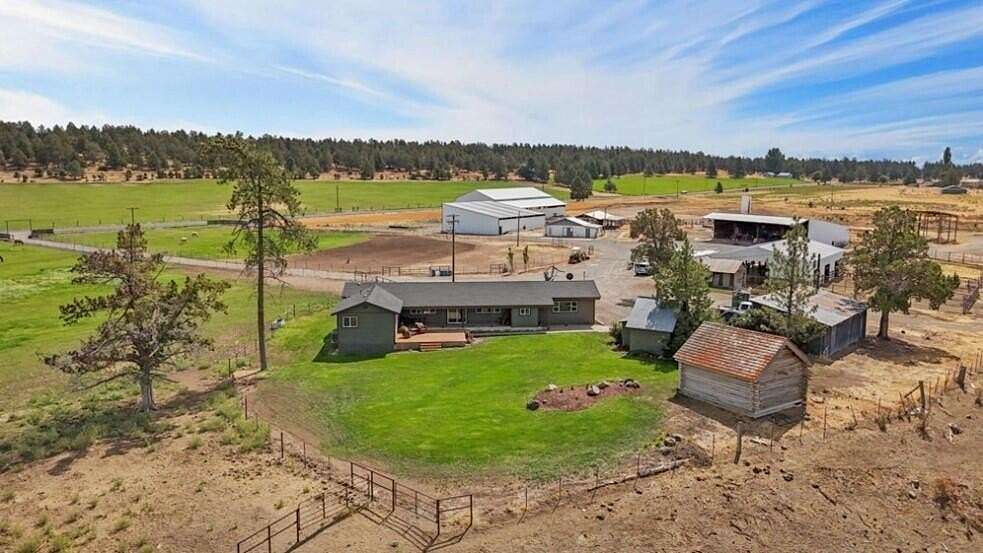 133.28 Acres of Agricultural Land with Home for Sale in Bonanza, Oregon