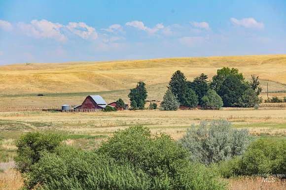 200 Acres of Agricultural Land with Home for Sale in New Plymouth, Idaho