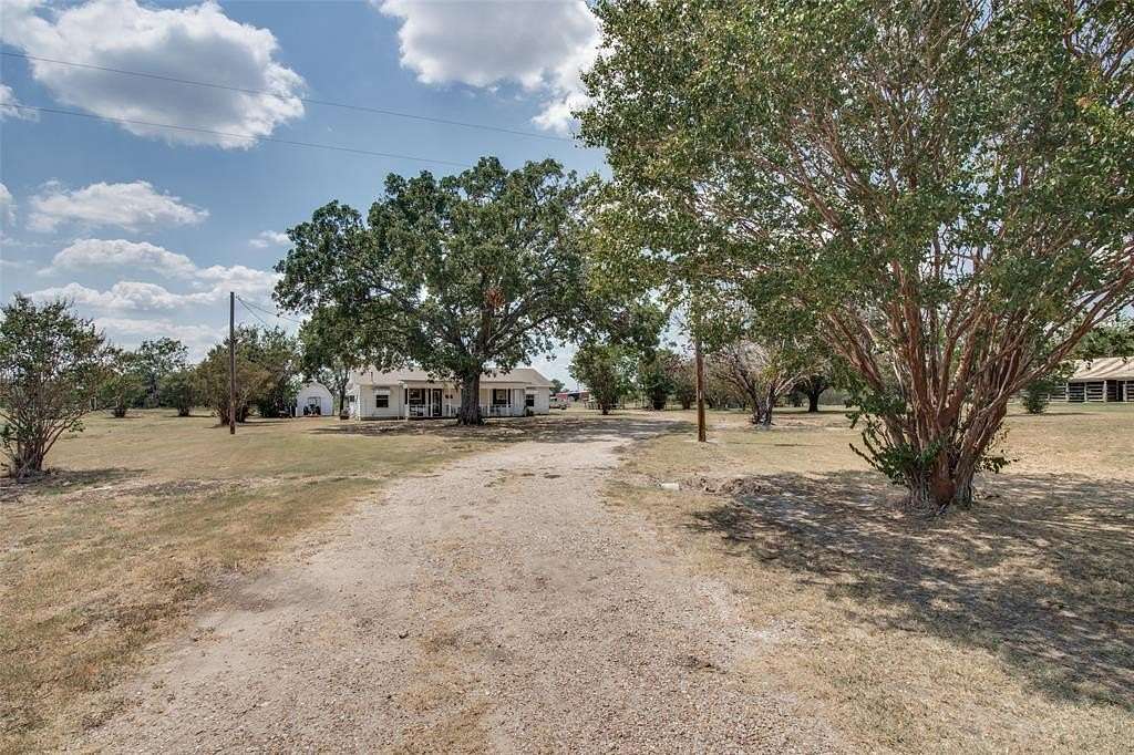 8.4 Acres of Land with Home for Sale in Post Oak Bend City, Texas