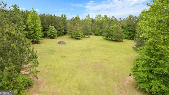 9 Acres of Residential Land for Sale in Moreland, Georgia