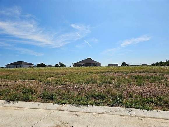 0.577 Acres of Residential Land for Sale in Tahlequah, Oklahoma