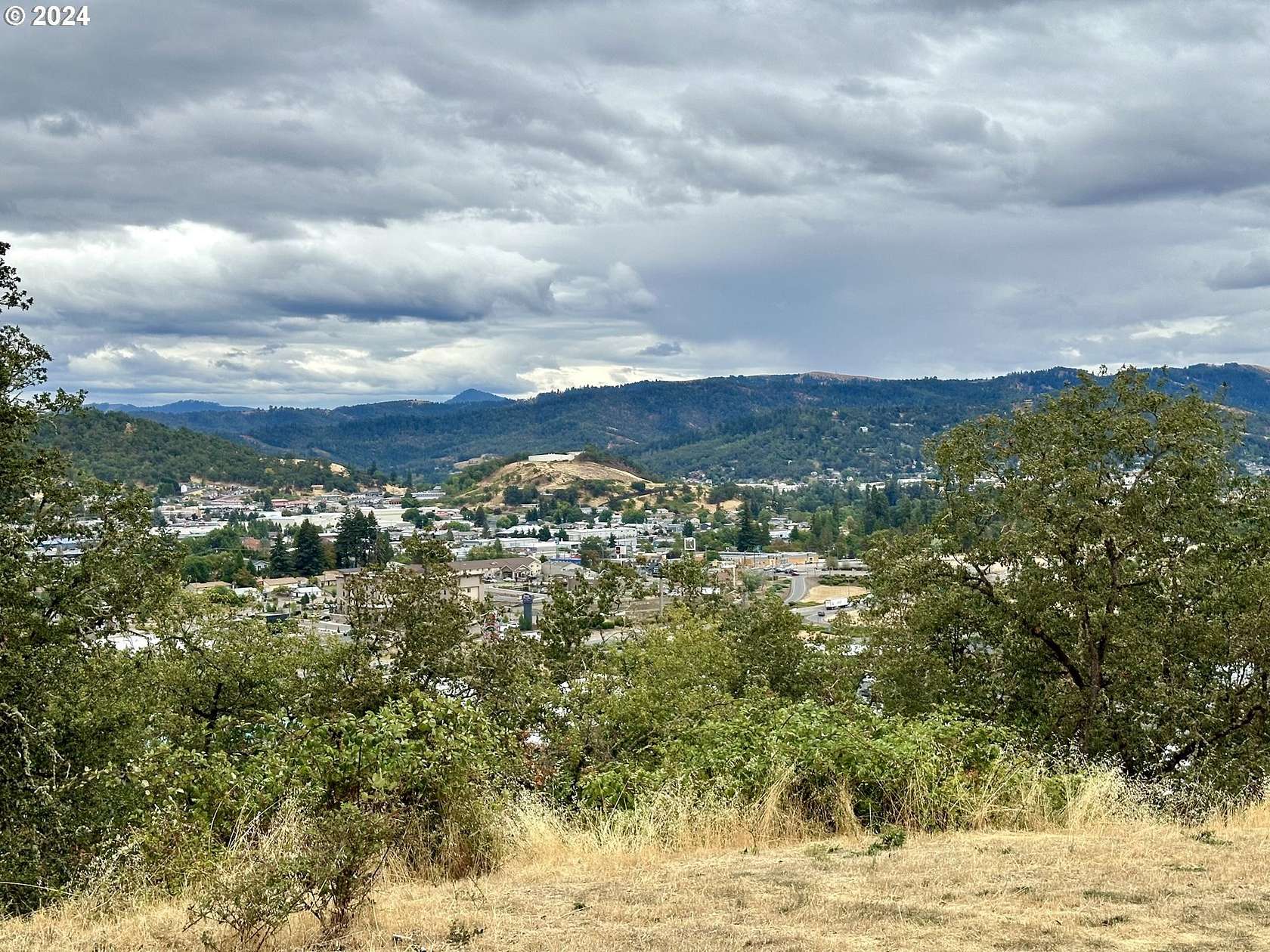 0.82 Acres of Residential Land for Sale in Roseburg, Oregon