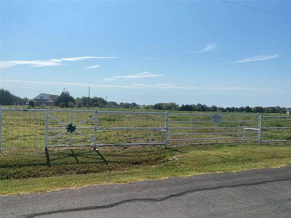 16.396 Acres of Recreational Land with Home for Sale in Crandall, Texas