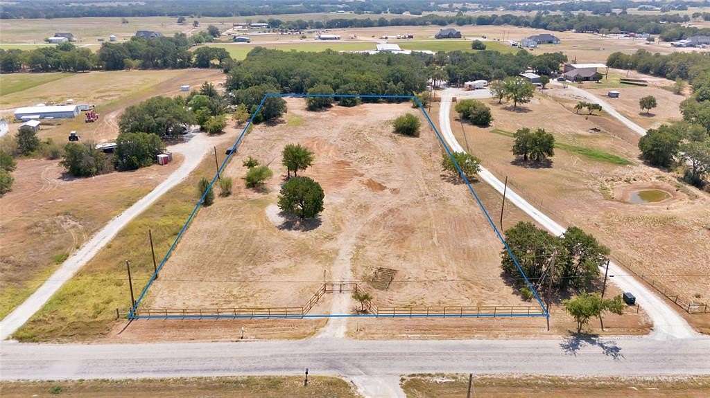 4 Acres of Residential Land for Sale in Alvord, Texas