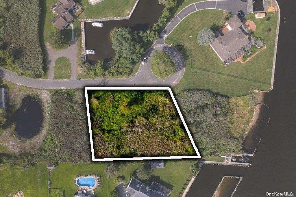 0.92 Acres of Residential Land for Sale in Islip, New York