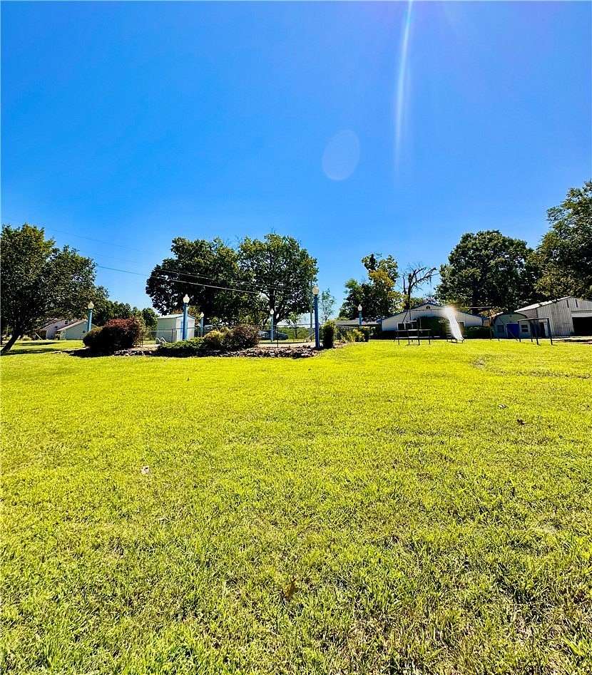 3.18 Acres of Improved Mixed-Use Land for Sale in Oakland, Arkansas