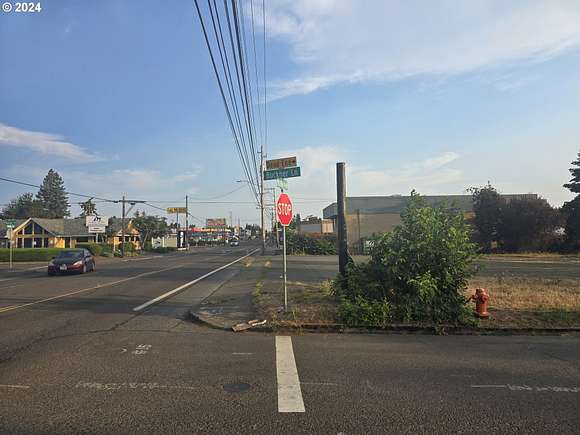 0.33 Acres of Commercial Land for Sale in Oregon City, Oregon