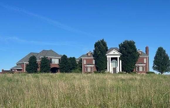 30 Acres of Land with Home for Sale in Versailles, Kentucky