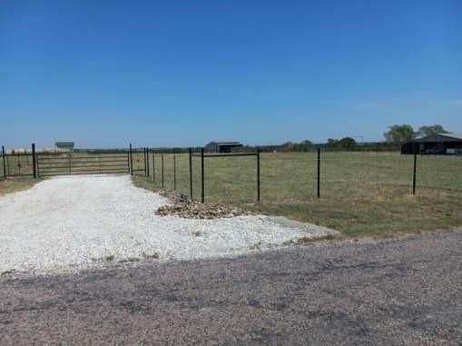 8.75 Acres of Residential Land for Sale in Valley View, Texas