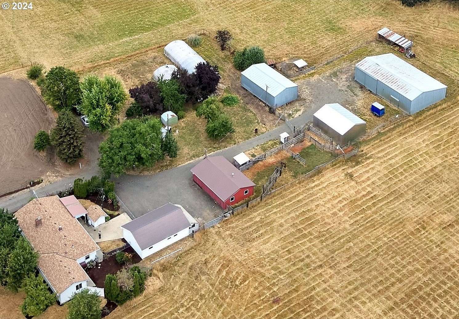 31 Acres of Agricultural Land with Home for Sale in Canby, Oregon