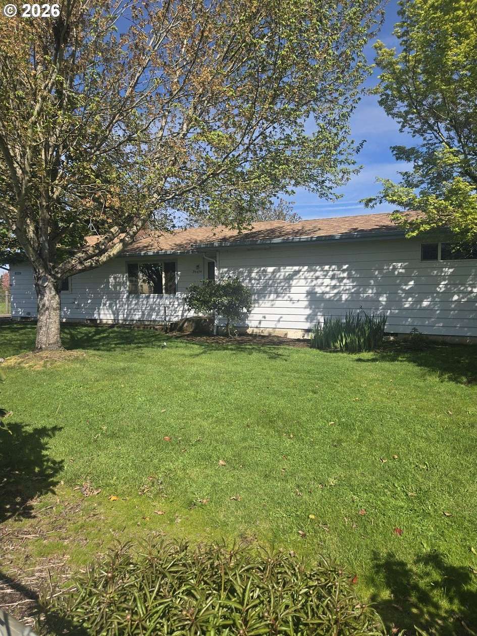 31 Acres of Agricultural Land with Home for Sale in Canby, Oregon
