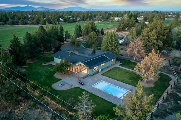 4.55 Acres of Residential Land with Home for Sale in Redmond, Oregon