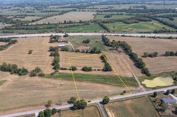 5 Acres of Residential Land for Sale in Nicholasville, Kentucky