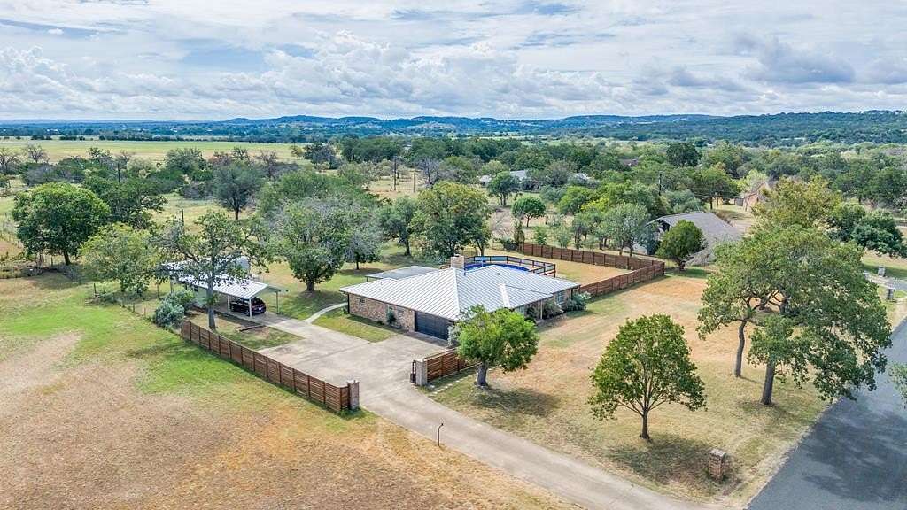 2.13 Acres of Residential Land with Home for Sale in Kerrville, Texas