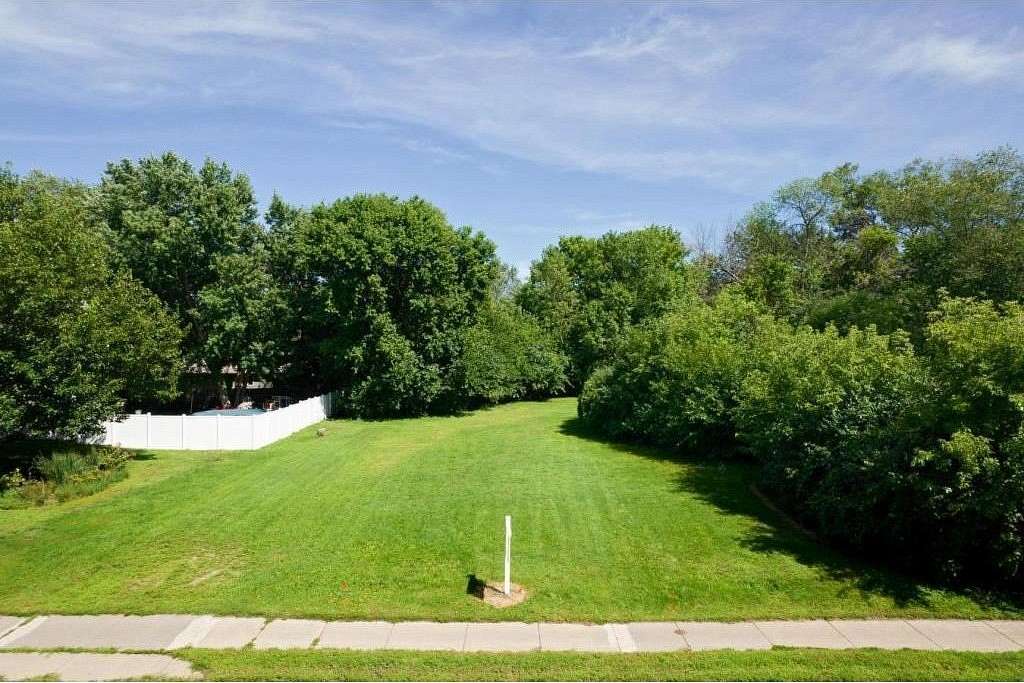 0.526 Acres of Residential Land for Sale in Roseville, Minnesota