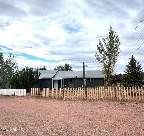 20 Acres of Land with Home for Sale in Snowflake, Arizona