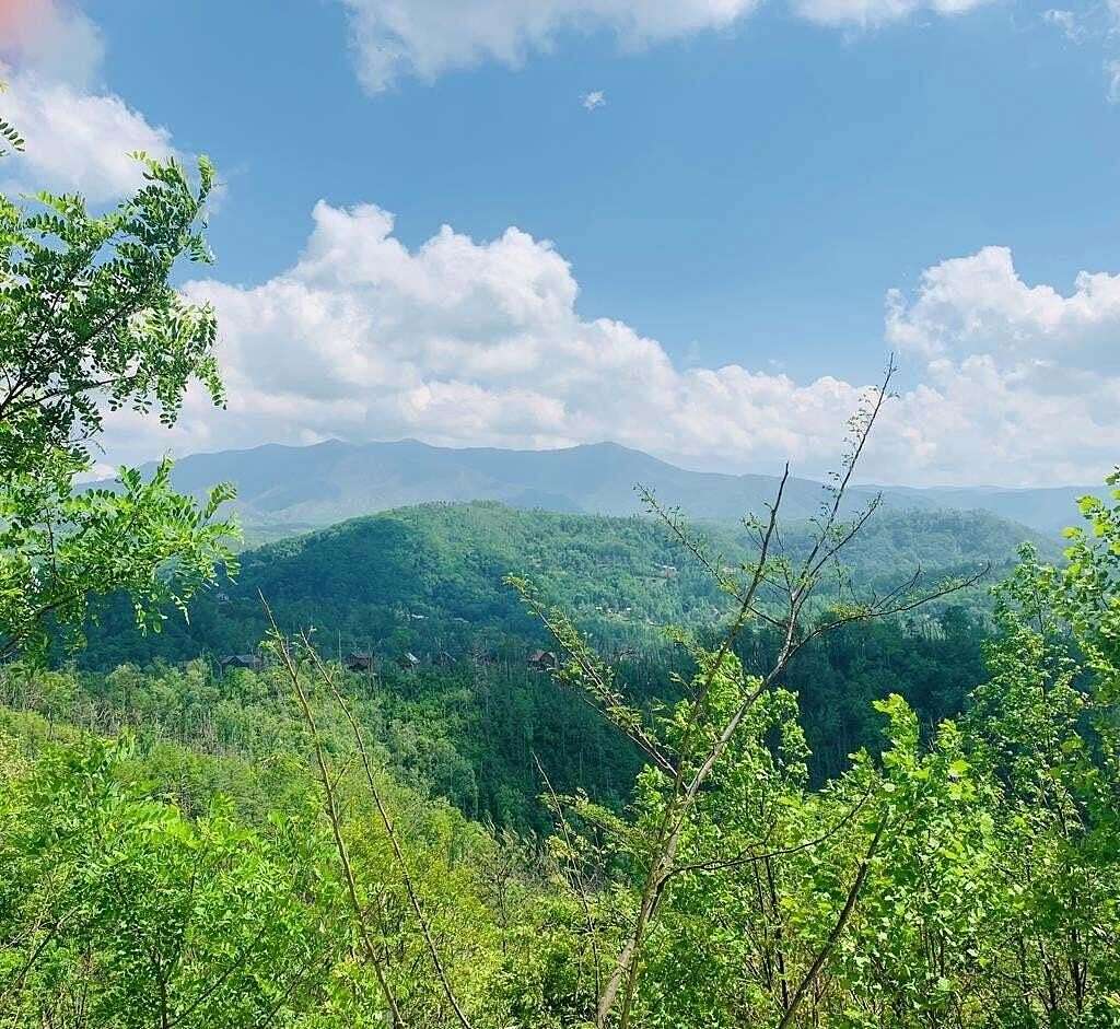 1.27 Acres of Residential Land for Sale in Gatlinburg, Tennessee