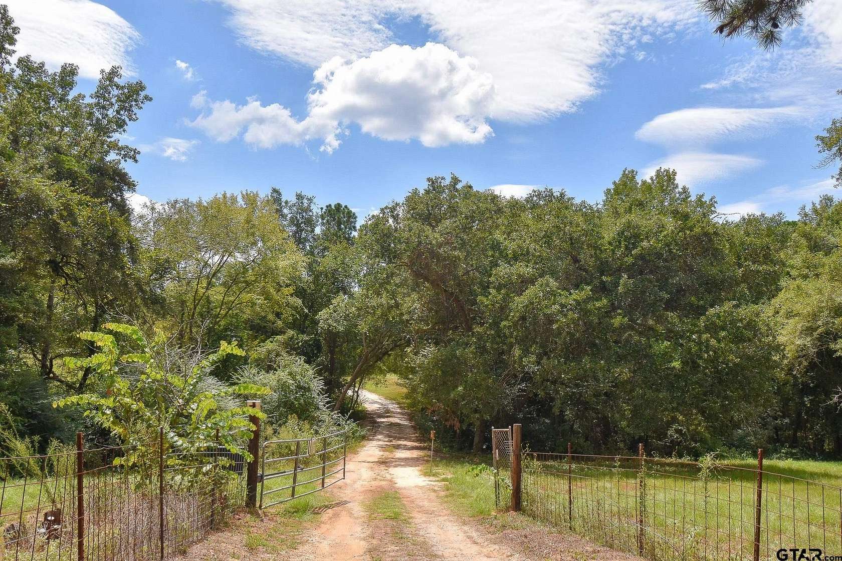 66.248 Acres of Land with Home for Sale in Tyler, Texas