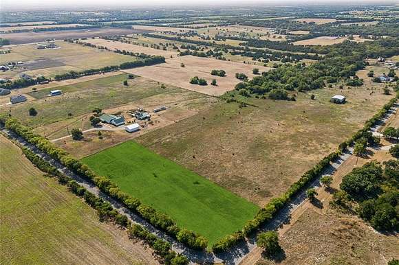 1.03 Acres of Residential Land for Sale in Whitewright, Texas