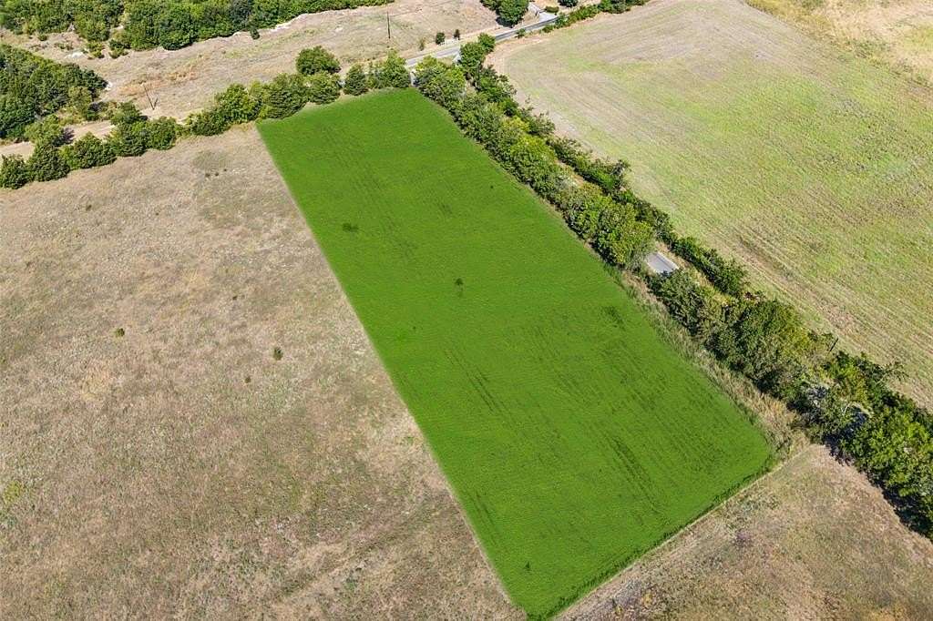 1.03 Acres of Residential Land for Sale in Whitewright, Texas