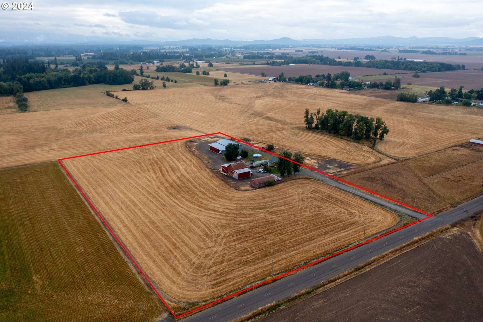 8.65 Acres of Residential Land with Home for Sale in Albany, Oregon