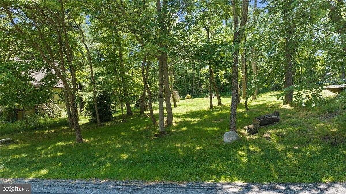 0.23 Acres of Residential Land for Sale in Mount Bethel, Pennsylvania