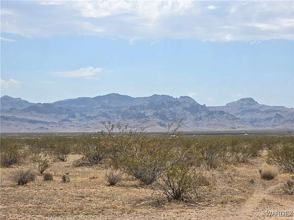 2.5 Acres of Land for Sale in Golden Valley, Arizona