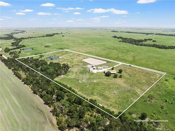 17.149 Acres of Land with Home for Sale in Prairie Hill, Texas