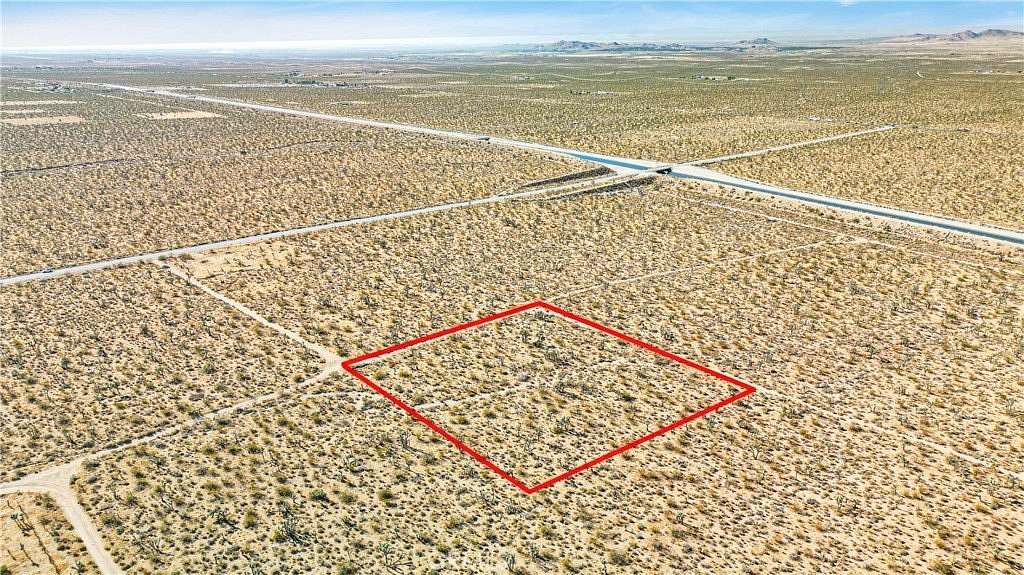 2.501 Acres of Land for Sale in Llano, California