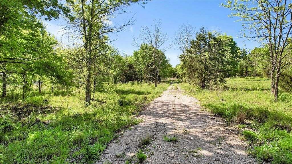 11 Acres of Land for Sale in Bells, Texas