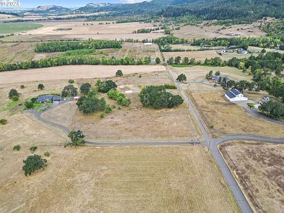 10 Acres of Residential Land for Sale in Coburg, Oregon