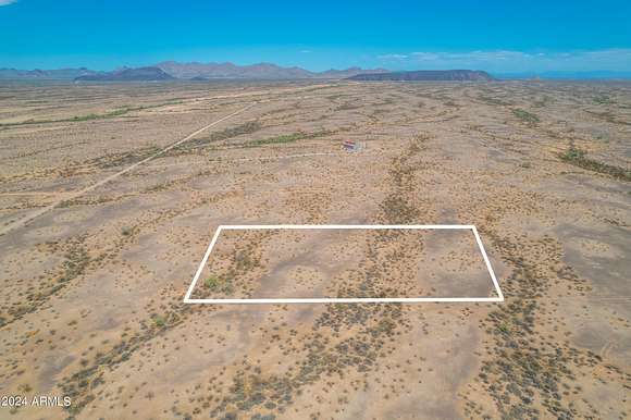 2 Acres of Residential Land for Sale in Tonopah, Arizona