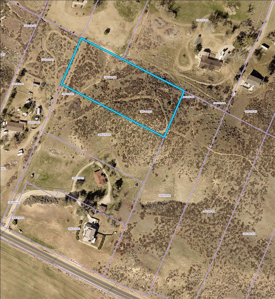 2.5 Acres of Land for Sale in Leona Valley, California