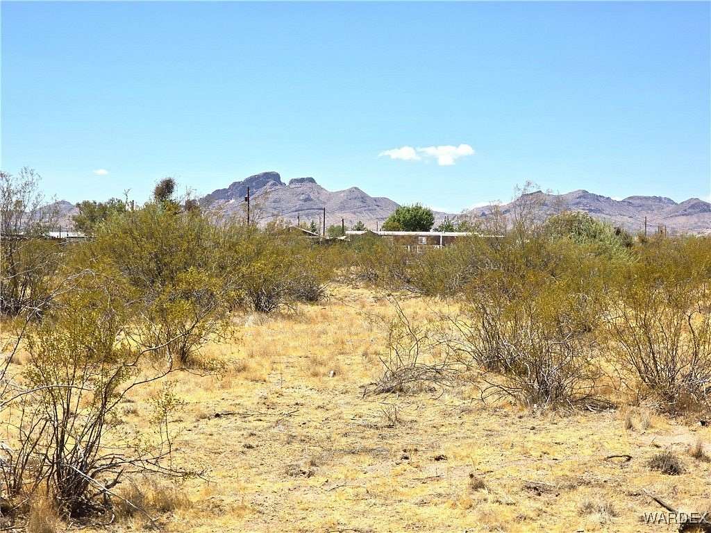 2.35 Acres of Residential Land for Sale in Golden Valley, Arizona