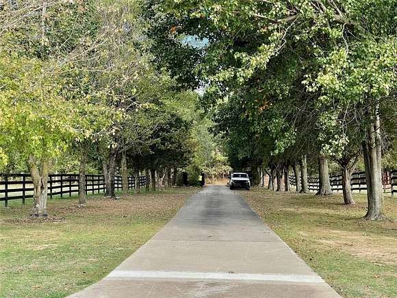 3.02 Acres of Residential Land with Home for Sale in Fayetteville, Arkansas