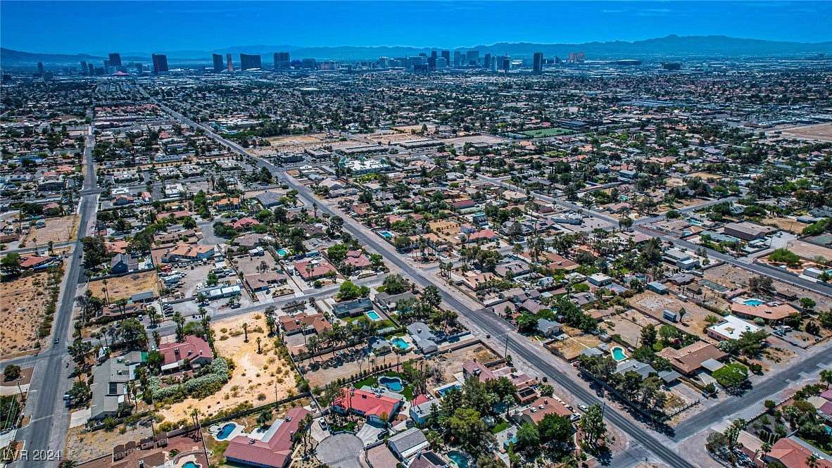 0.91 Acres of Residential Land for Sale in Las Vegas, Nevada