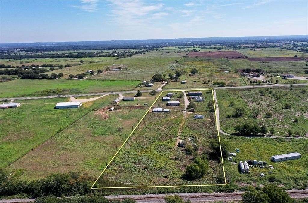 5.627 Acres of Residential Land for Sale in Chico, Texas