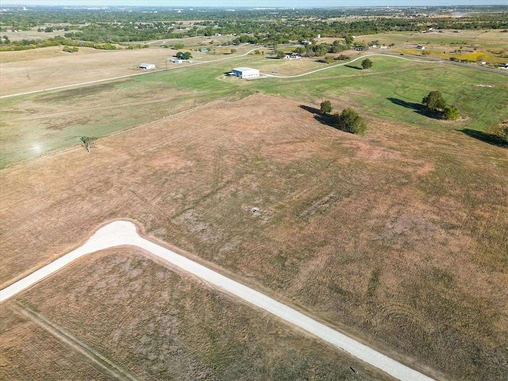 11 Acres of Agricultural Land for Sale in Gainesville, Texas