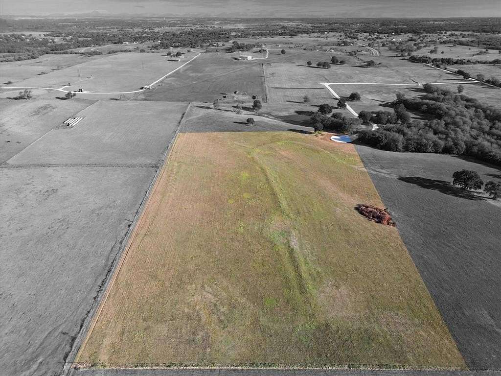 11 Acres of Agricultural Land for Sale in Gainesville, Texas