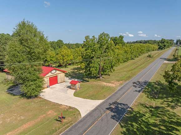 83.94 Acres of Improved Recreational Land & Farm for Sale in Fort Valley, Georgia