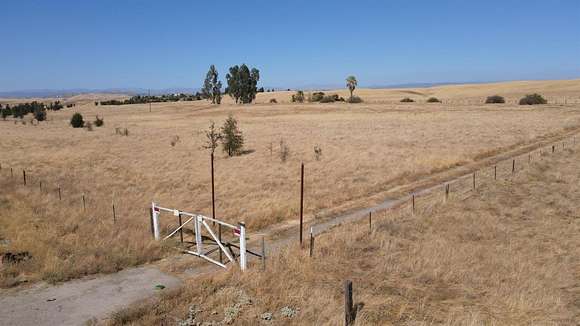 28 Acres of Agricultural Land for Sale in Friant, California