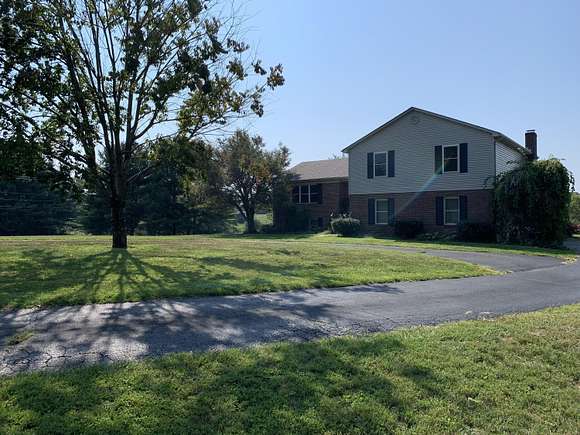 4.5 Acres of Residential Land with Home for Sale in Berea, Kentucky