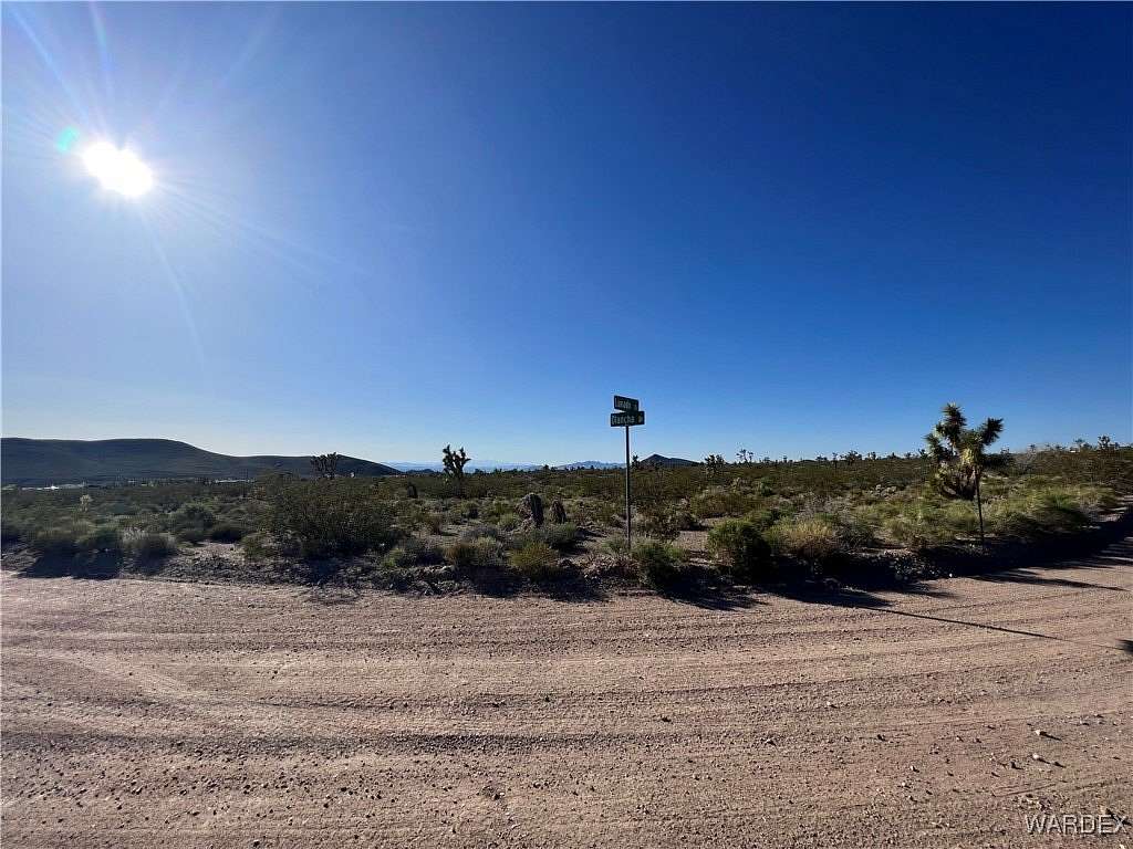 1.02 Acres of Residential Land for Sale in White Hills, Arizona