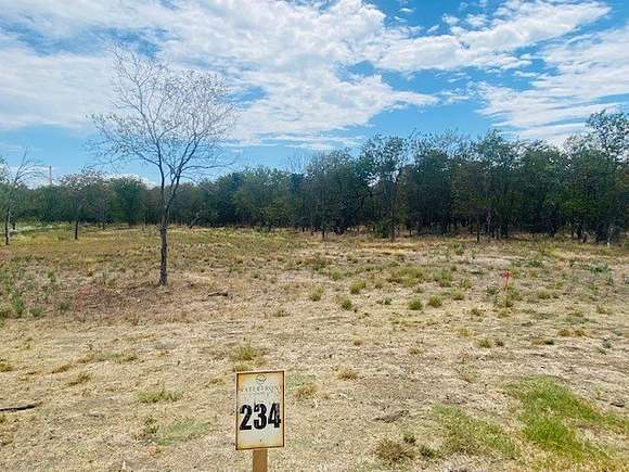 7.82 Acres of Residential Land for Sale in Corsicana, Texas