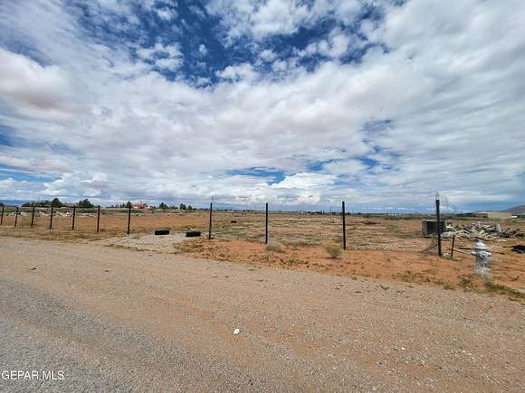 5 Acres of Residential Land for Sale in El Paso, Texas