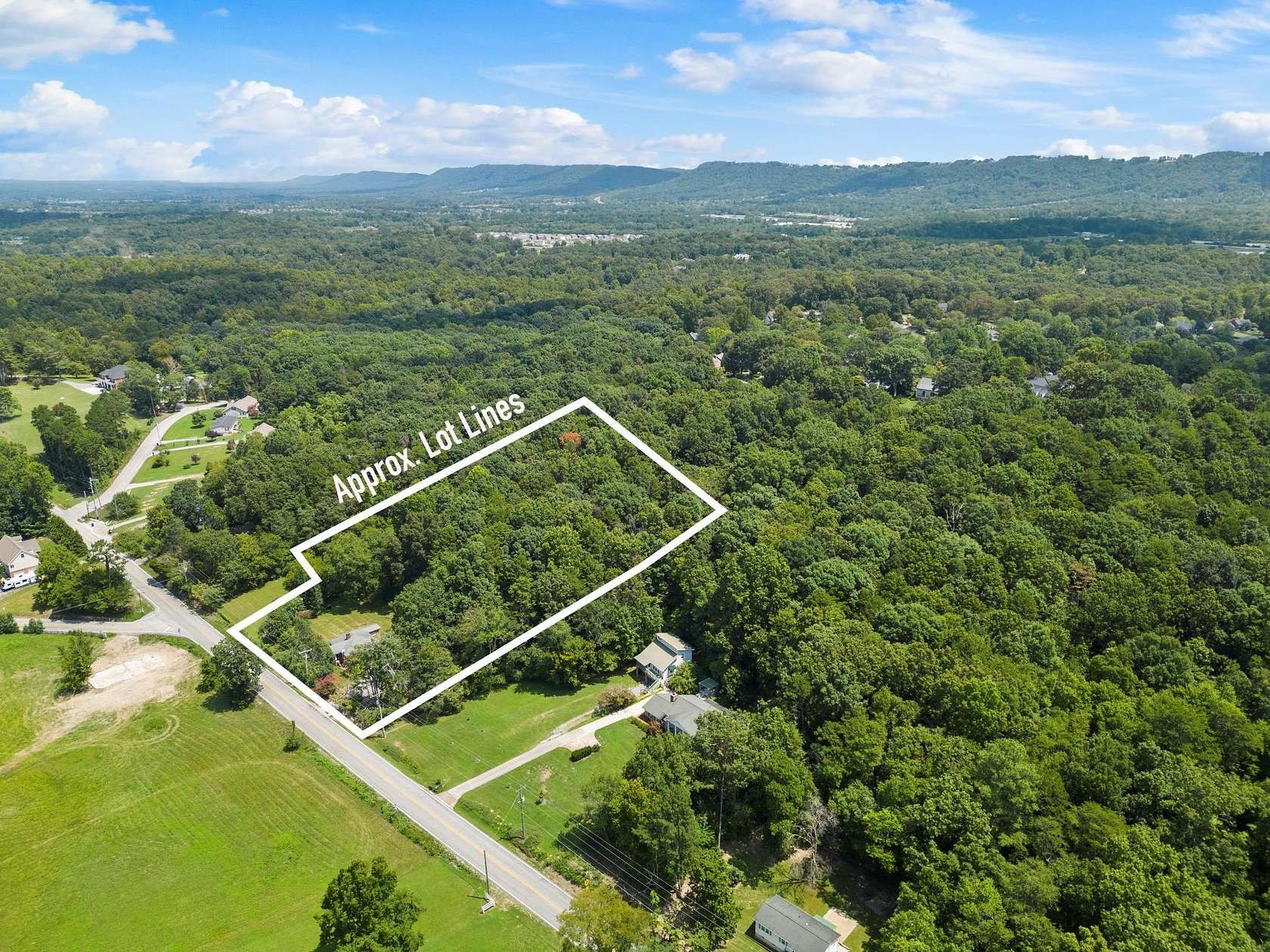 7.85 Acres of Residential Land with Home for Sale in Ooltewah, Tennessee