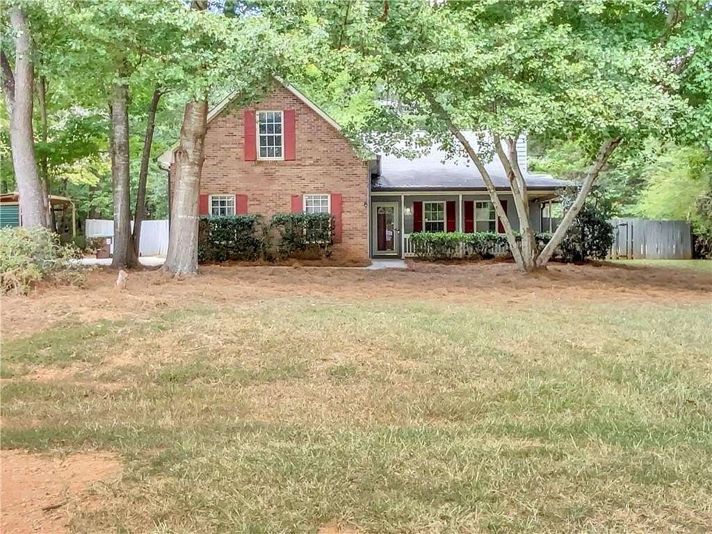 1.01 Acres of Residential Land with Home for Sale in McDonough, Georgia