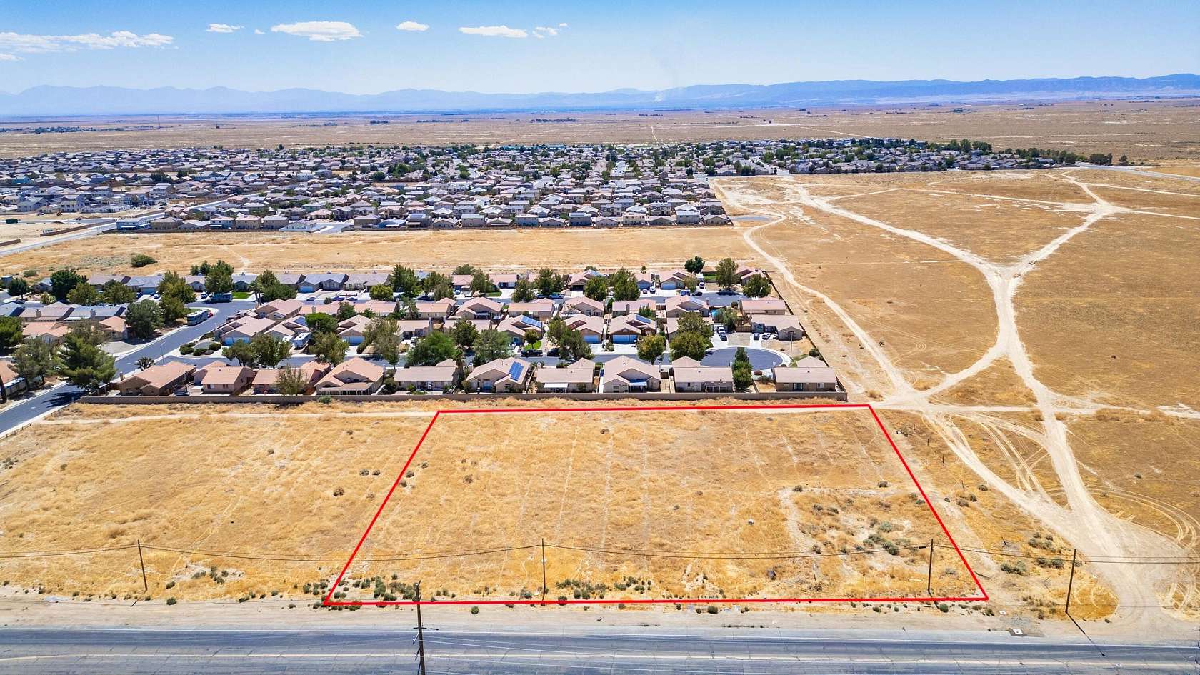 2 Acres of Commercial Land for Sale in Rosamond, California