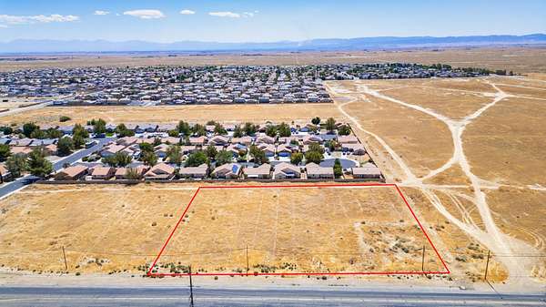 2 Acres of Commercial Land for Sale in Rosamond, California